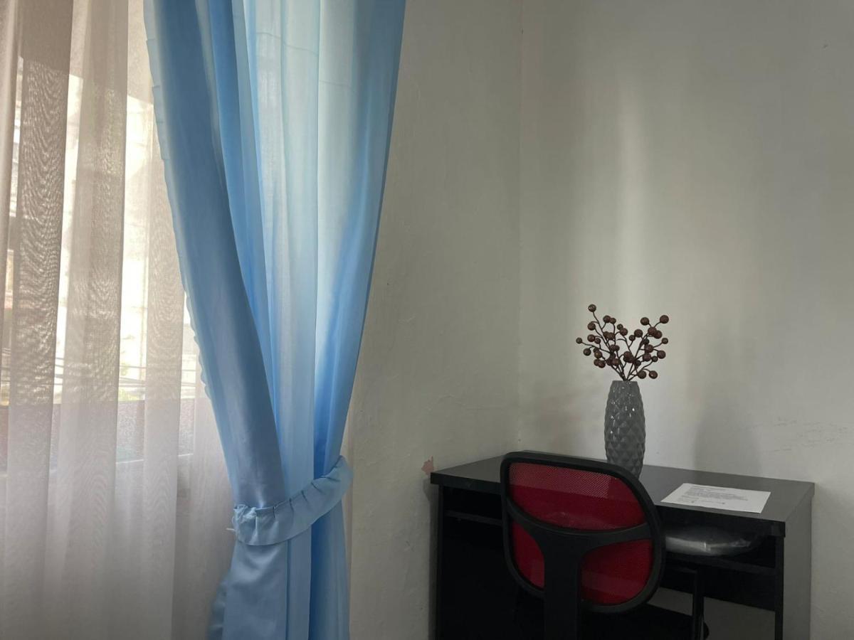שקודר Communist Style Room מראה חיצוני תמונה